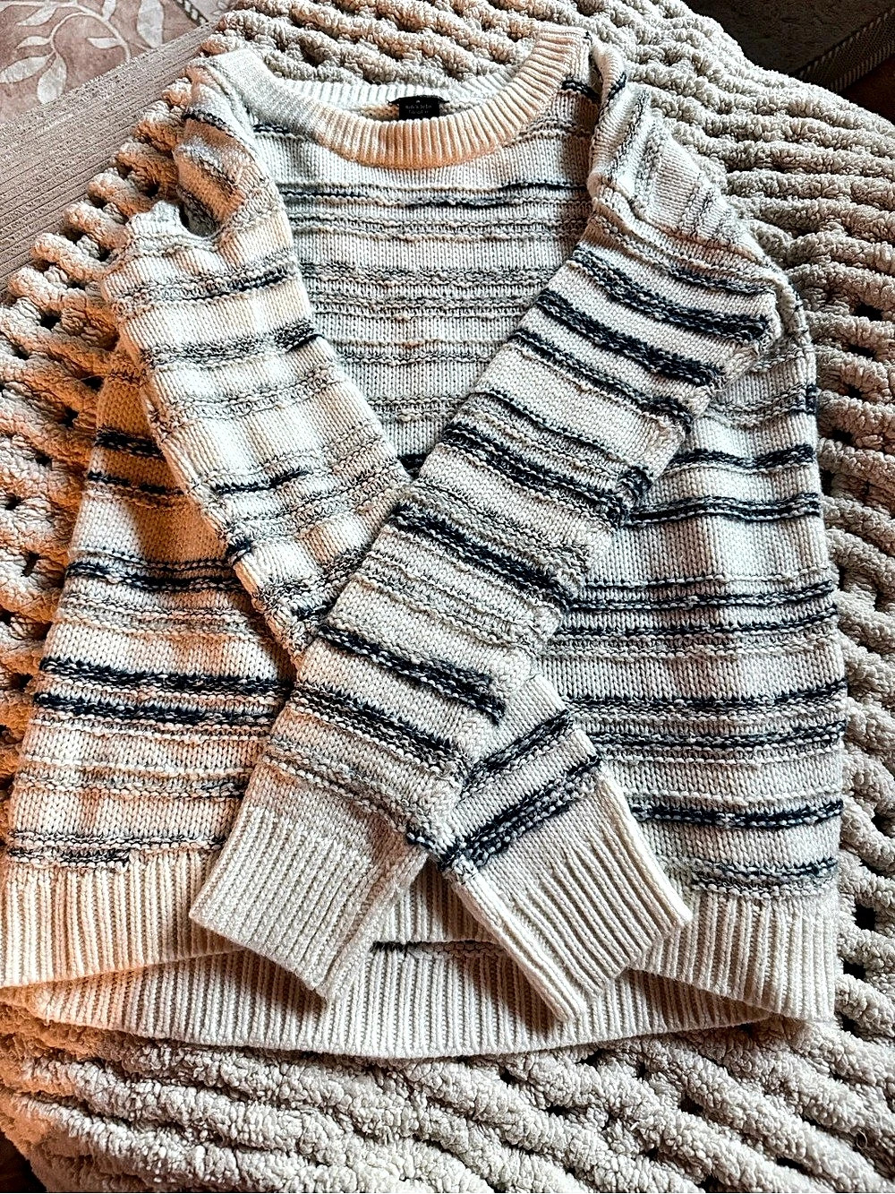 Calvin Klein Striped Crewneck Sweater Size Medium